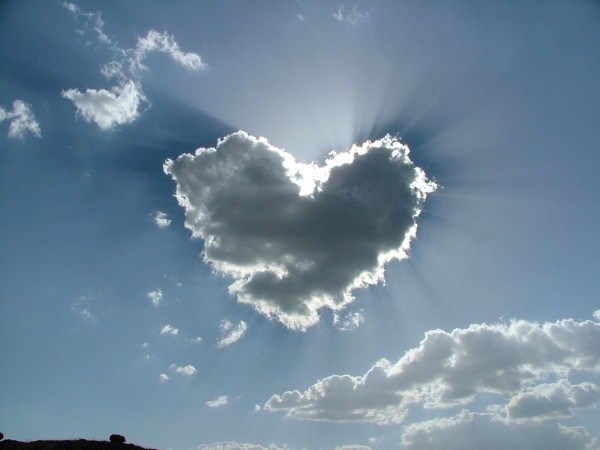 Valentine Cloud saint-valentine – e-Forwards.com - Funny Emails